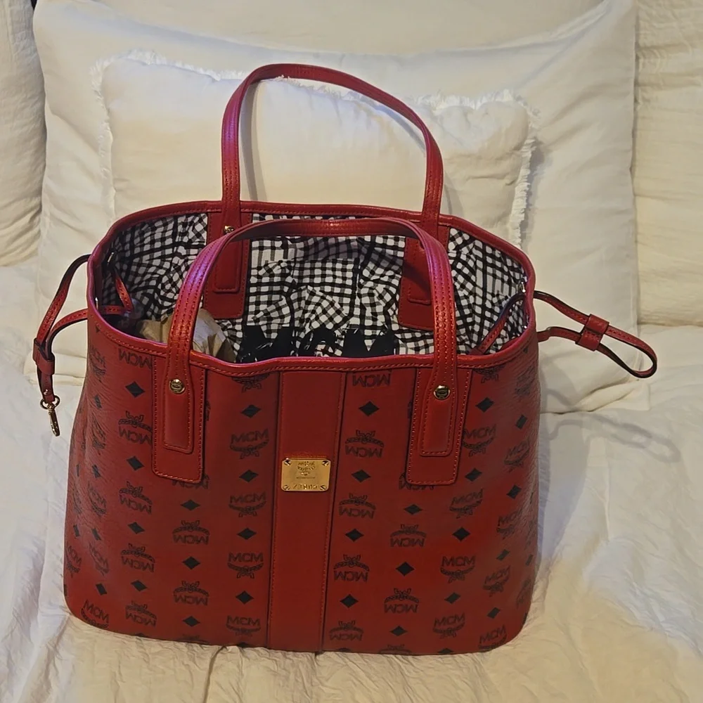 Reversible MCM tote bag - Picture 2 of 4